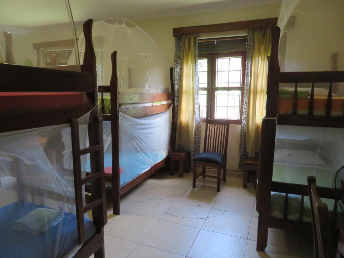 Отель Bikeventures House Uganda Джинджа Экстерьер фото